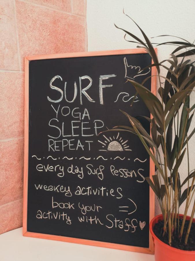 International Surf Camp Only Surf Albergue Corralejo Exterior foto