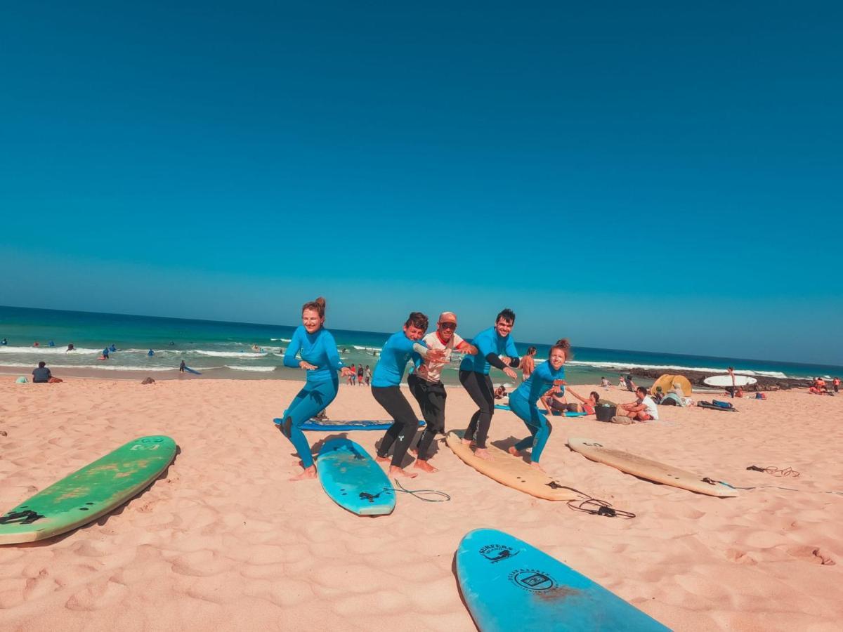 International Surf Camp Only Surf Albergue Corralejo Exterior foto