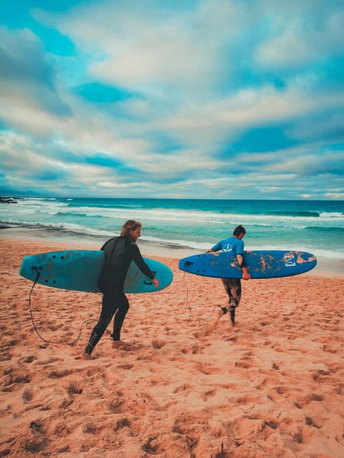 International Surf Camp Only Surf Albergue Corralejo Exterior foto