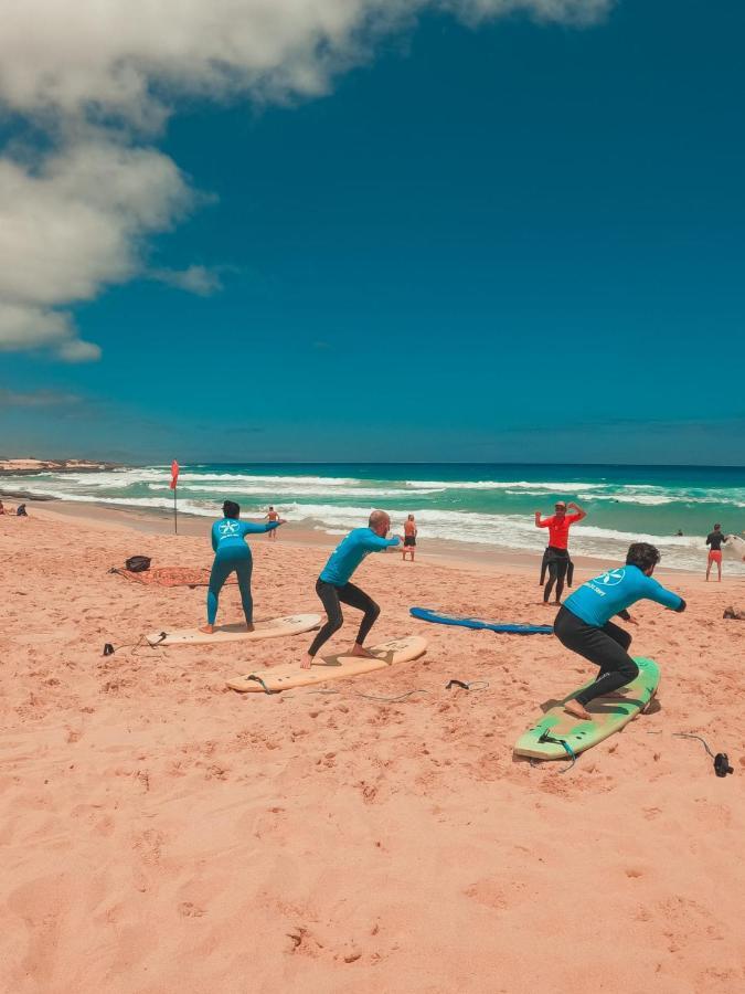 International Surf Camp Only Surf Albergue Corralejo Exterior foto